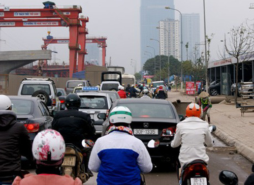 Giải pháp đổi giờ học, giờ làm rồi tăng phương tiện liệu có làm giao thông Hà Nội thông thoáng hơn? Giải pháp đổi giờ học, giờ làm rồi tăng phương tiện liệu có làm giao thông Hà Nội thông thoáng hơn?