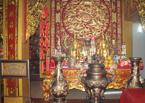 Mất 9 năm xây dựng từ (2002 tới 2011) khu lăng đền mới hoàn thành. Các chi tiết đều được làm cầu kỳ Mất 9 năm xây dựng từ (2002 tới 2011) khu lăng đền mới hoàn thành. Các chi tiết đều được làm cầu kỳ