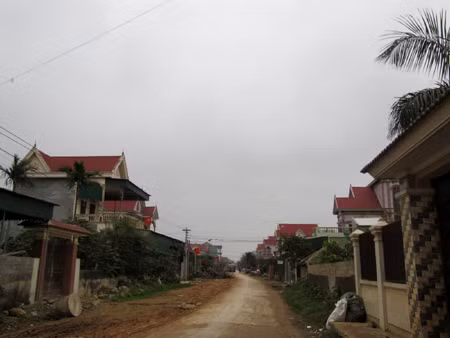 Một góc xã Diễn Tháp với những tòa nhà cao tầng mái Thái đỏ chót.