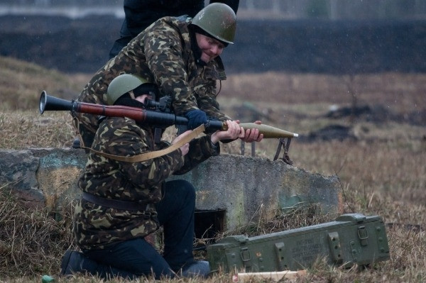 Thao tác lắp đạn diệt tăng B-41 Thao tác lắp đạn diệt tăng B-41