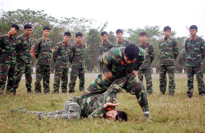 Ra đòn hạ gục đối phương. Ra đòn hạ gục đối phương.