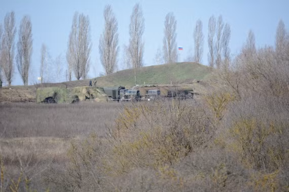 Hình ảnh mới nhất chụp hôm 3/4/2014 cho thấy các trang bị quân sự của Nga tập kết ở Belgorod ngay sát biên giới Ucraine. Hình ảnh do các nhân chứng cung cấp