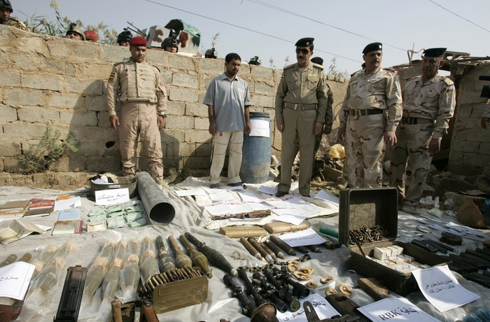 Số vũ khí và đạn dược thu được tại ngôi nhà trên.