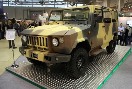Xe bọc thép Skorpion-2M hiện mới được quân đội Nga thử nghiệm và dự kiến sẽ thay thế cho loại xe UAZ quen thuộc. Xe bọc thép Skorpion-2M hiện mới được quân đội Nga thử nghiệm và dự kiến sẽ thay thế cho loại xe UAZ quen thuộc.
