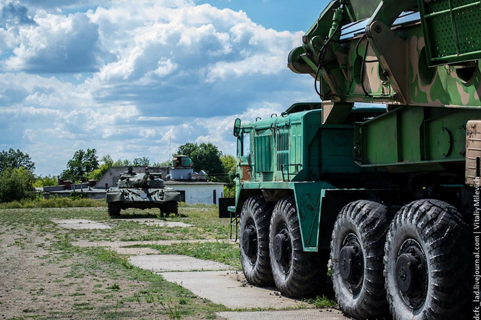 Những chiếc xe tải dùng để chở tên lửa đạn đạo này chỉ được sử dụng đúng 2 lần kể từ khi chúng được chế tạo Những chiếc xe tải dùng để chở tên lửa đạn đạo này chỉ được sử dụng đúng 2 lần kể từ khi chúng được chế tạo