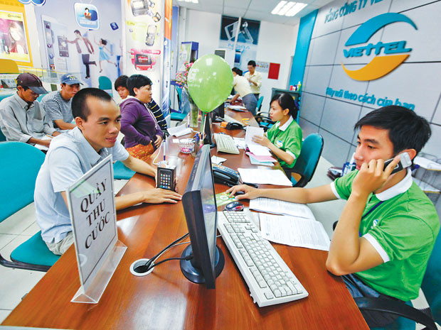 Viettel hiện là doanh nghiệp mạnh, nhưng nhiều chuyên gia cho rằng, nếu được cổ phần hoá, doanh nghiệp này sẽ hoạt động hiệu quả hơn nữa. Ảnh: Lê Quang Nhật