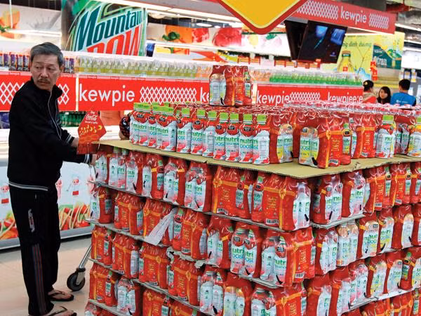 Doanh số thị trường nước uống đóng chai Việt Nam hiện tại khoảng 40.000 tỷ đồng