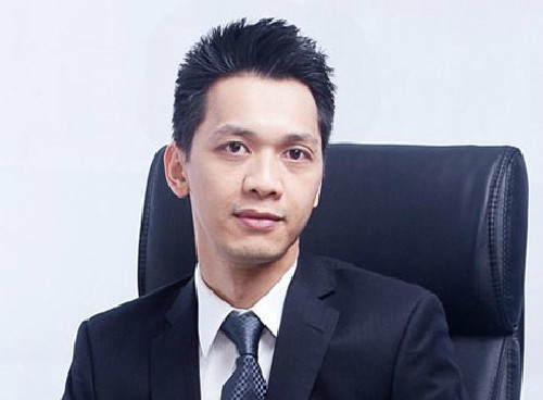 Chủ tịch ACB Trần Hùng Huy. Chủ tịch ACB Trần Hùng Huy.