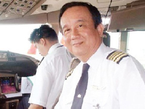 Nguyễn Thành Trung điều khiển chuyên cơ trong chuyến thăm Hoa Kỳ của Thủ tướng Phan Văn Khải tháng 6/2005. Nguyễn Thành Trung điều khiển chuyên cơ trong chuyến thăm Hoa Kỳ của Thủ tướng Phan Văn Khải tháng 6/2005.