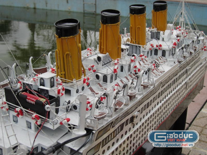 Phần giữa khoang tàu