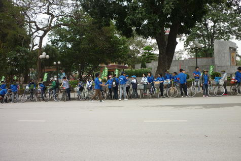 Màu xanh của sức trẻ kéo dài trên quốc lộ 21 Màu xanh của sức trẻ kéo dài trên quốc lộ 21