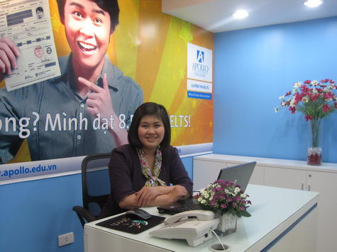 Bà Trần Ngọc Bích giám đốc trung tâm Apollo English 83 Nguyễn Ngọc Vũ Bà Trần Ngọc Bích giám đốc trung tâm Apollo English 83 Nguyễn Ngọc Vũ