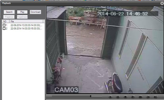 Đối tượng nữ đạo chích ngồi theo dõi hoạt động của tòa nhà vào lúc 14:46 ngày 22/6/2014 trước khi ra tay