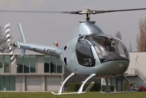 Hai chiếc còn lại trong lô hàng vừa nhập về là dòng A600 Talon, sản phẩm đầu tiên trong thế hệ máy bay mới nhất của RotorWay, Mỹ - một hãng sản xuất có tuổi đời hơn 4 thập kỷ. Hai chiếc còn lại trong lô hàng vừa nhập về là dòng A600 Talon, sản phẩm đầu tiên trong thế hệ máy bay mới nhất của RotorWay, Mỹ - một hãng sản xuất có tuổi đời hơn 4 thập kỷ.