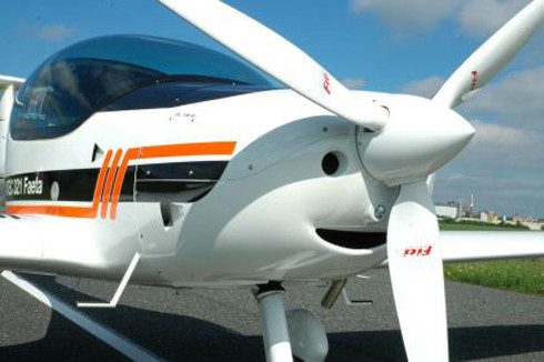 Hai trong số bốn chiếc này là dòng ALTEC 321 Faeta của hãng ATEC, Cộng hòa Czech. Hai trong số bốn chiếc này là dòng ALTEC 321 Faeta của hãng ATEC, Cộng hòa Czech.