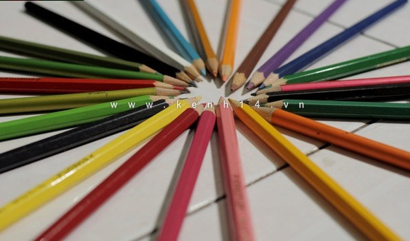 ... Từ khi mọi người biết mình sưu tầm bút chì, lúc nào bạn bè đi đâu cũng lăm le "săn lùng" bút chì cho mình, dù chỉ là ngang qua đâu đó, đi du lịch hay đang du học ở nước ngoài... ... Từ khi mọi người biết mình sưu tầm bút chì, lúc nào bạn bè đi đâu cũng lăm le "săn lùng" bút chì cho mình, dù chỉ là ngang qua đâu đó, đi du lịch hay đang du học ở nước ngoài...