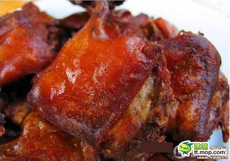 Hình dáng và hương vị y chang chim bồ câu non quay vàng. Hình dáng và hương vị y chang chim bồ câu non quay vàng.