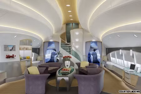 Boeing Business Jet (BBJ) là dòng máy bay đắt nhất, dài nhất, và xa xỉ nhất trên thế giới. Ảnh: Không có gì tuyệt vời hơn nếu phi cơ riêng của bạn có độ cao tới 3,6m như BBJ.