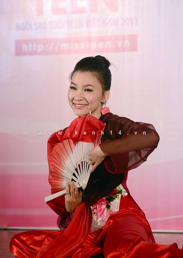 Phóng viên định chuẩn bị một buổi trò chuyện chúc mừng Trana vì đã lọt vào Top 20, nhưng chưa kịp hẹn bạn ấy thì đã nhận được thông báo từ cô bạn rằng bạn ấy sẽ không tham gia dự thi vòng chung kết Miss Teen nữa. Phóng viên định chuẩn bị một buổi trò chuyện chúc mừng Trana vì đã lọt vào Top 20, nhưng chưa kịp hẹn bạn ấy thì đã nhận được thông báo từ cô bạn rằng bạn ấy sẽ không tham gia dự thi vòng chung kết Miss Teen nữa.