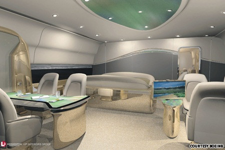 Mẫu thiết kế này có thể nhằm mục đích tích hợp giữa phòng ăn và phòng chơi cho trẻ em.