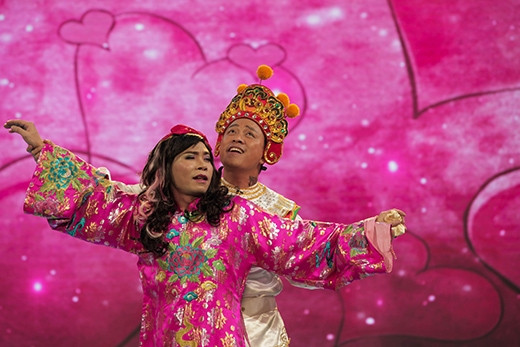 Các nghệ sỹ khá vất vả nhưng vẫn không thể tạo ra tiếng cười Các nghệ sỹ khá vất vả nhưng vẫn không thể tạo ra tiếng cười