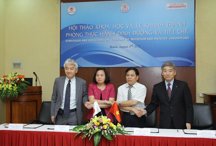 Nhiều chương trình hợp tác giảng dạy cũng đã được ký kết giữa Đại học Y Hà Nội, Hội Dinh dưỡng Nhật Bản, Đại học Dịch vụ Nhân sinh Kanagawa và Đại học Jumonji, Nhật Bản.
