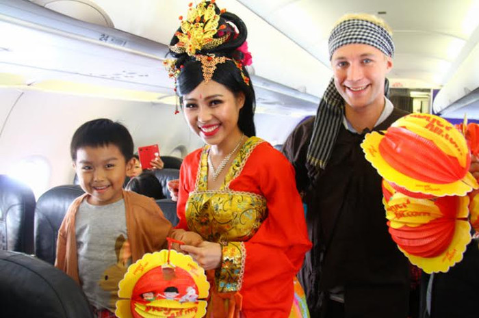 Vietjet luôn mang đến cho hành khách những bất ngờ, thú vị trên các chuyến bay. Vietjet luôn mang đến cho hành khách những bất ngờ, thú vị trên các chuyến bay.