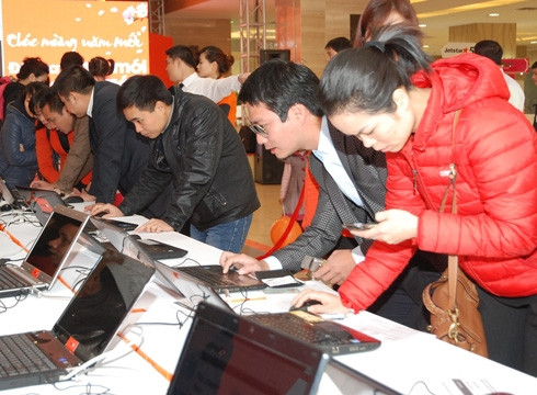 Săn vé máy bay giá rẻ là một cách để tiết kiệm chi phí. Ảnh minh họa: Jetstar Pacific Săn vé máy bay giá rẻ là một cách để tiết kiệm chi phí. Ảnh minh họa: Jetstar Pacific