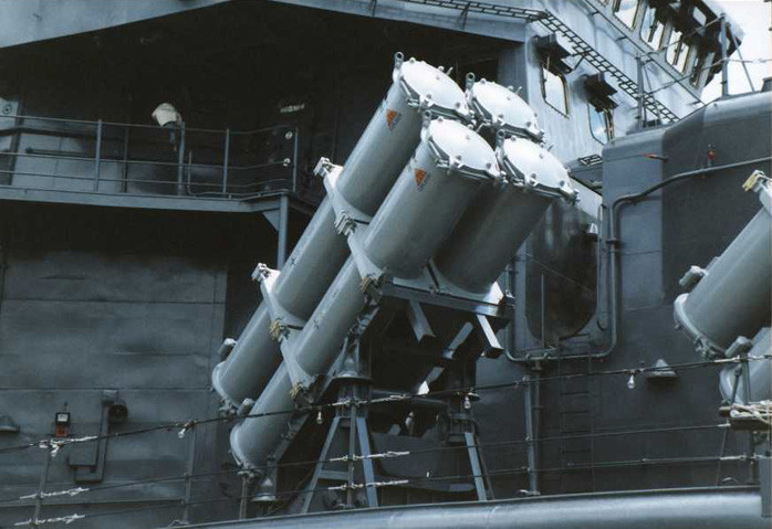 Kh-35 trên tàu nổi Kh-35 trên tàu nổi