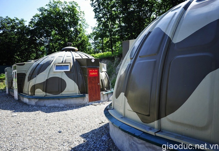 Hiện một số đơn vị của quân đội Nga đã bắt đầu được trang bị tổ hợp lều dã chiến kiểu này.