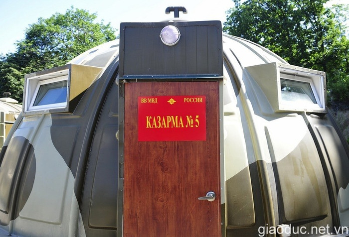 Chúng thường được trang bị cho các đơn bị trực sẵn sàng chiến đấu, bảo vệ sự kiện hoặc đối với các đơn vị tuần tra ở xa căn cứ theo mệnh mệnh đột xuất, đòi hỏi phải sinh hoạt dã ngoại bên ngoài đơn vị đóng quân.