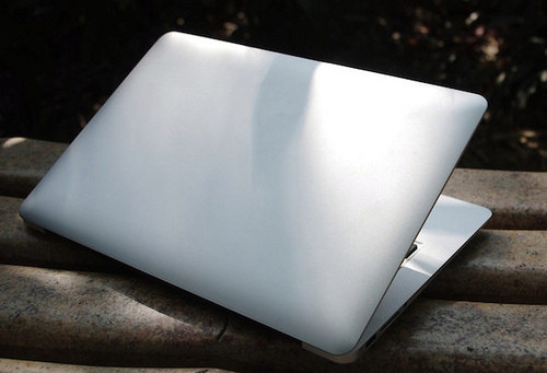MacBook Air "nhái" giá chỉ hơn 8 triệu đồng ảnh 4 MacBook Air "nhái" giá chỉ hơn 8 triệu đồng ảnh 4