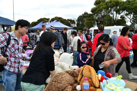 Du học sinh Việt tại Australia sôi nổi từ thiện ảnh 1