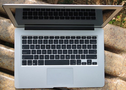 MacBook Air "nhái" giá chỉ hơn 8 triệu đồng ảnh 3 MacBook Air "nhái" giá chỉ hơn 8 triệu đồng ảnh 3