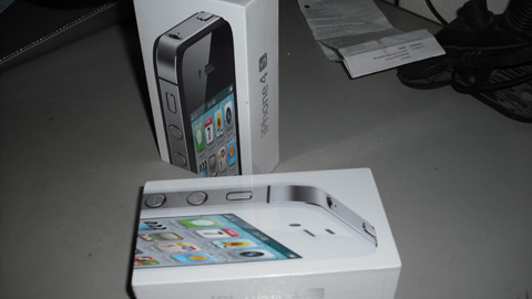 Nghịch lý giá iPhone, iPhone 4S trong nước ảnh 1