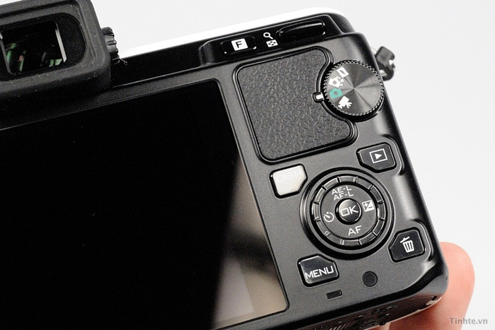 Các nút chức năng ở mặt sau