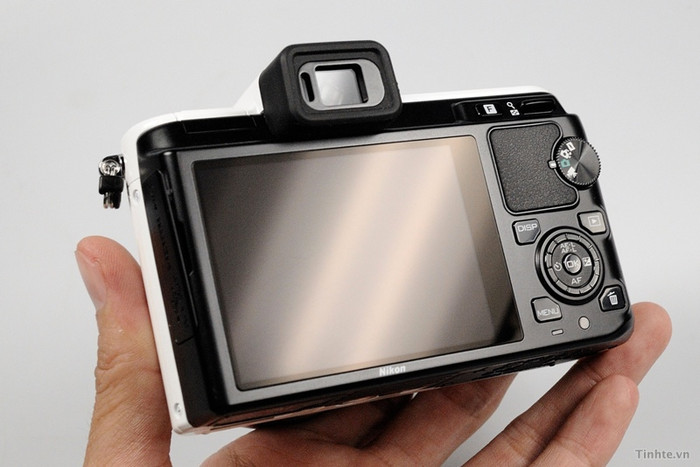 Mặt sau của máy