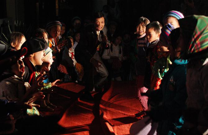 Đặc biệt là phần chơi Công chúa-thợ săn-con hổ. Đặc biệt là phần chơi Công chúa-thợ săn-con hổ.