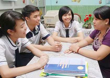 Tư vấn tâm lý học đường rất quan trọng với học sinh, sinh viên nhưng vẫn còn là hoạt động khá mới mẻ và chưa được chú trọng ở nước ta. Tư vấn tâm lý học đường rất quan trọng với học sinh, sinh viên nhưng vẫn còn là hoạt động khá mới mẻ và chưa được chú trọng ở nước ta.