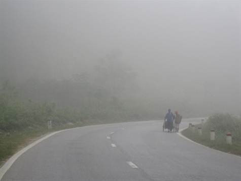 Đường lên Mường Cai trong sương sớm