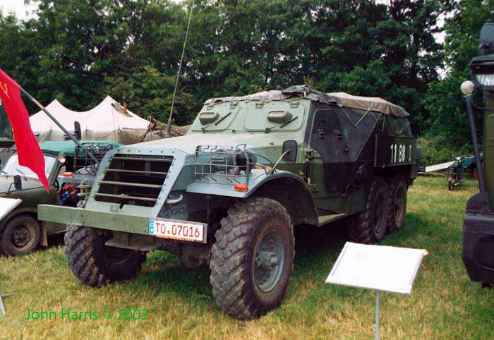 Xe thiết giáp BTR-152 do Liên Xô cũ sản xuất trong biên chế, trưng bày của quân đội nhiều nước Xe thiết giáp BTR-152 do Liên Xô cũ sản xuất trong biên chế, trưng bày của quân đội nhiều nước