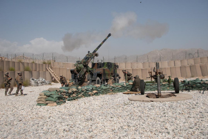 Những cỗ pháo hạng nặng này thuộc biên chế của đại đội pháo chiến trường thuộc Trung đoàn 35, quân đội Pháp. Những cỗ pháo hạng nặng này thuộc biên chế của đại đội pháo chiến trường thuộc Trung đoàn 35, quân đội Pháp.