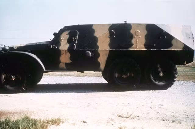 Xe thiết giáp BTR-152 do Liên Xô cũ sản xuất trong biên chế, trưng bày của quân đội nhiều nước