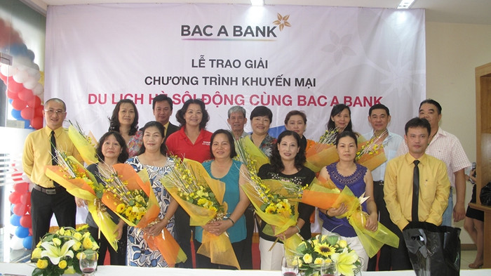 BAC A BANK chung vui cùng các khách hàng trúng giải.