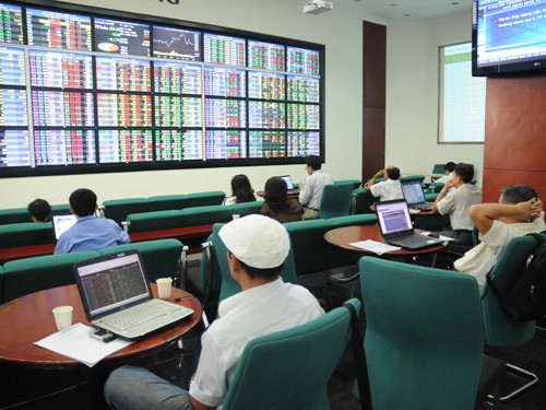 Thăng trầm của TTCK khiến tài sản những người giàu tăng, giảm liên tục - Ảnh: D.Đ.M Thăng trầm của TTCK khiến tài sản những người giàu tăng, giảm liên tục - Ảnh: D.Đ.M