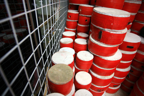 Một số trống được lấy từ Đọi Tam (Duy Tiên, Hà Nam) phần còn lại được làm tại Hà Nội. Những chiếc trống này sẽ được trẻ em đánh trong dịp Trung thu. Một số trống được lấy từ Đọi Tam (Duy Tiên, Hà Nam) phần còn lại được làm tại Hà Nội. Những chiếc trống này sẽ được trẻ em đánh trong dịp Trung thu.