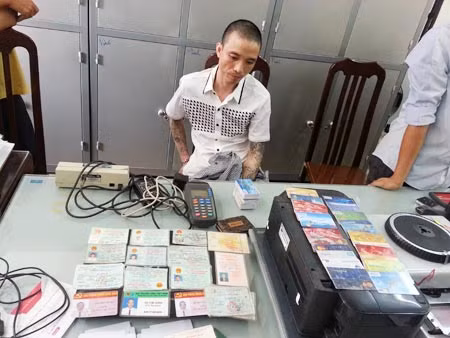 Ông trùm sản xuất thẻ giả Đinh Văn Long. Ảnh: An ninh thế giới.