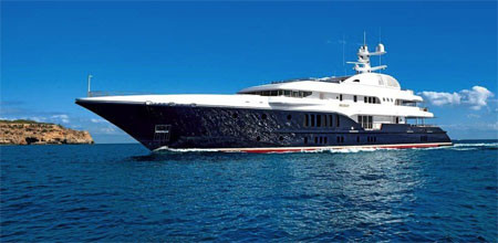 Là sản phẩm của hãng đóng tàu Nobiskrug, Sycara V đang dành cả năm 2012 này ngao du trên vùng biển Địa Trung Hải và Caribbean. Tốc độ tối đa của siêu du thuyền này chỉ là 17 hải lý/giờ, nhưng điều đó cũng là dễ hiểu bởi chiều dài của nó lên tới hơn 68 mét. Du thuyền Sycara V chưa được phát giá bán, nhưng có giá cho thuê lên tới gần 740.000 USD, tương đương hơn 15 tỷ đồng/tuần, tức là hơn 2 tỷ đồng mỗi ngày. Là sản phẩm của hãng đóng tàu Nobiskrug, Sycara V đang dành cả năm 2012 này ngao du trên vùng biển Địa Trung Hải và Caribbean. Tốc độ tối đa của siêu du thuyền này chỉ là 17 hải lý/giờ, nhưng điều đó cũng là dễ hiểu bởi chiều dài của nó lên tới hơn 68 mét. Du thuyền Sycara V chưa được phát giá bán, nhưng có giá cho thuê lên tới gần 740.000 USD, tương đương hơn 15 tỷ đồng/tuần, tức là hơn 2 tỷ đồng mỗi ngày.