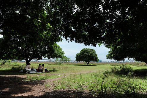 Các quán nước mọc lên phục vụ khách. Các quán nước mọc lên phục vụ khách.