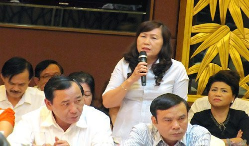 Các doanh nghiệp đang "tố" ngân hàng "tạo điều kiện khó khăn".